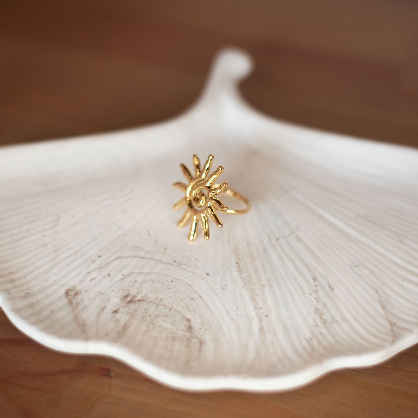 ☀️ Bague Soleil en Acier Doré – Élégance Bohème