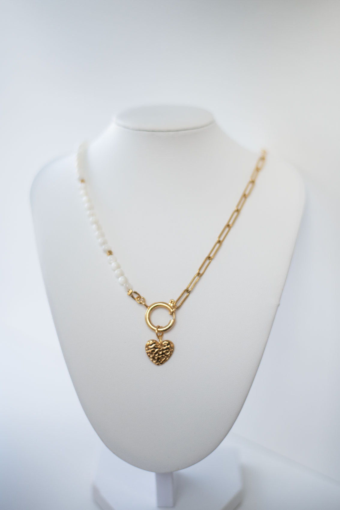 Collier Femme en Acier Inoxydable & Nacre – Bijou Tendance et Élégant