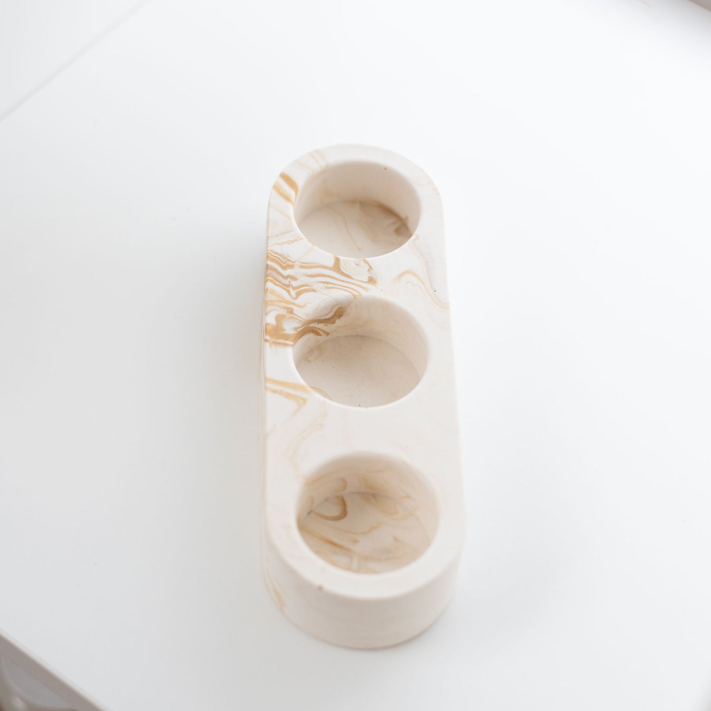 Bougeoir en Jesmonite Blanc et Café – Design Minimaliste et Élégant