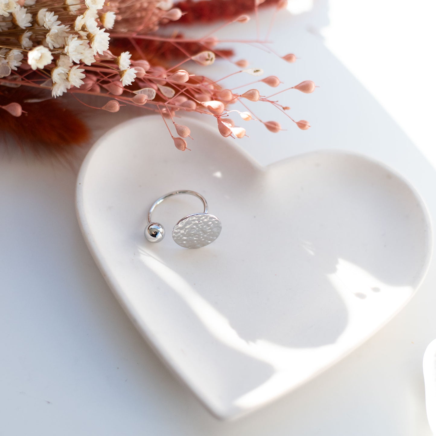 Bague Femme en Acier Argenté Originale – Bijou Élégant et Moderne