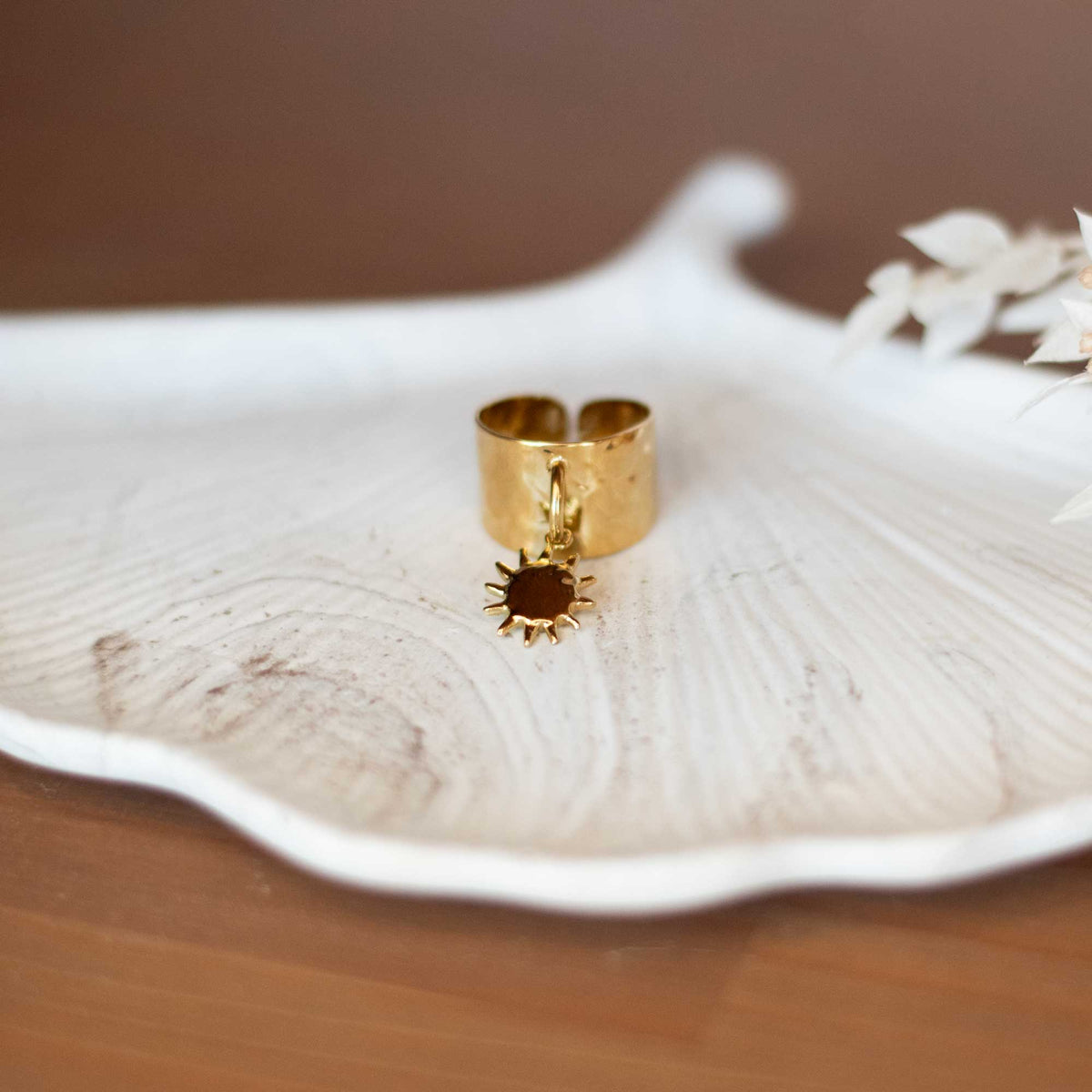 Bague Large avec Pendentif Soleil en Acier Inoxydable Doré