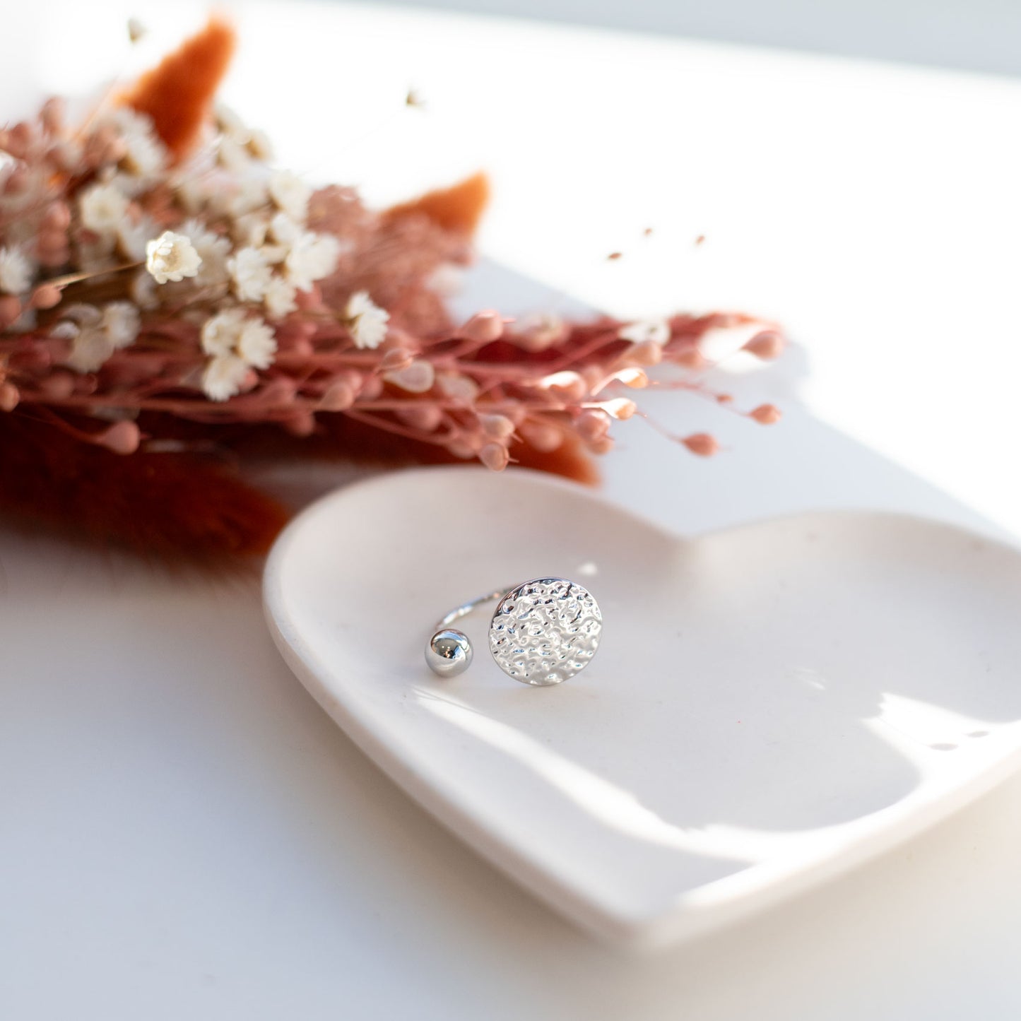 Bague Femme en Acier Argenté Originale – Bijou Élégant et Moderne