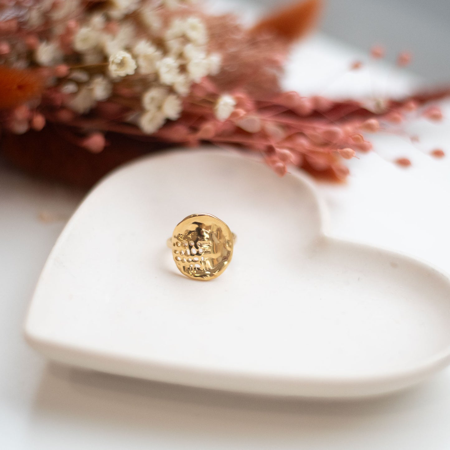 Bague en acier doré martelé – Bijou élégant & idée cadeau femme