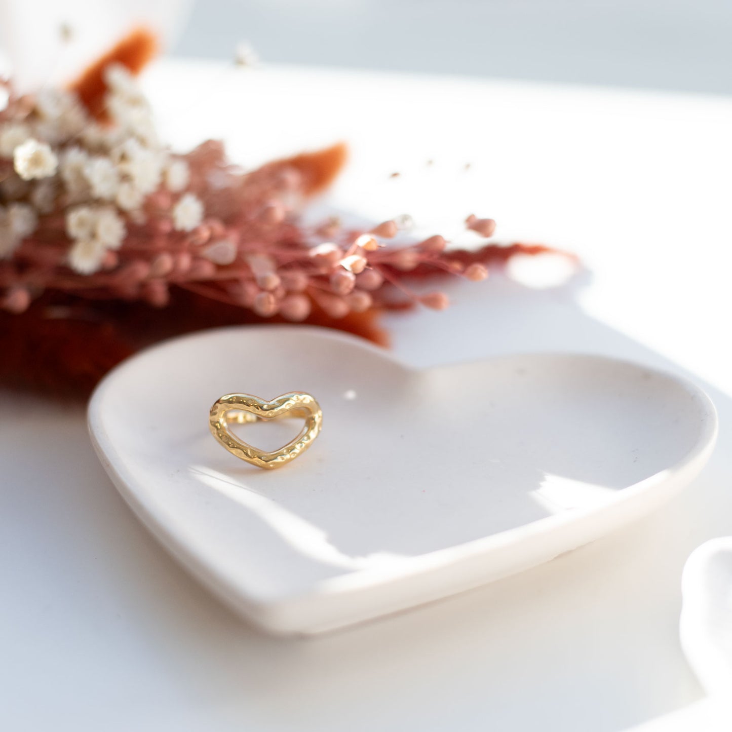 Bague Cœur Martelé Doré – Bijou Solaire & Authentique