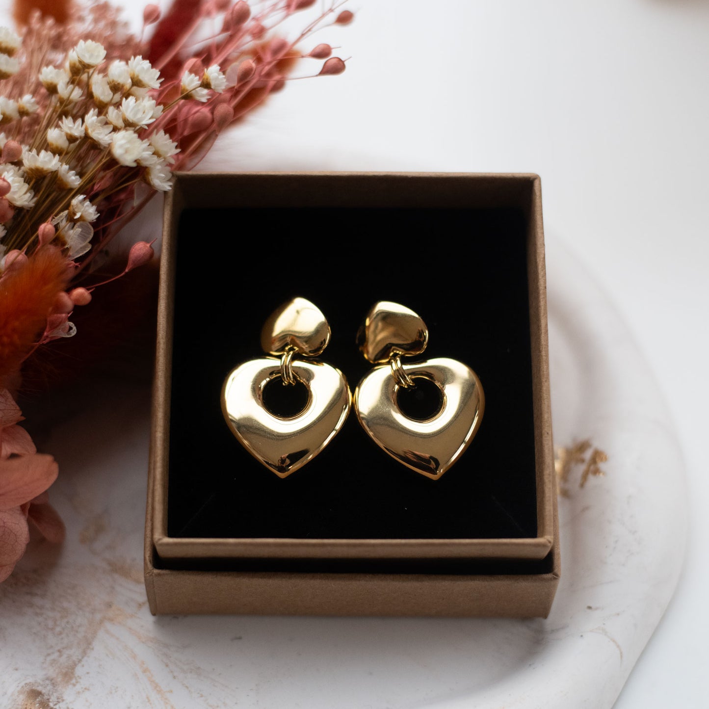 Boucles d’oreilles cœur en acier doré – Idée cadeau femme élégante & intemporelle