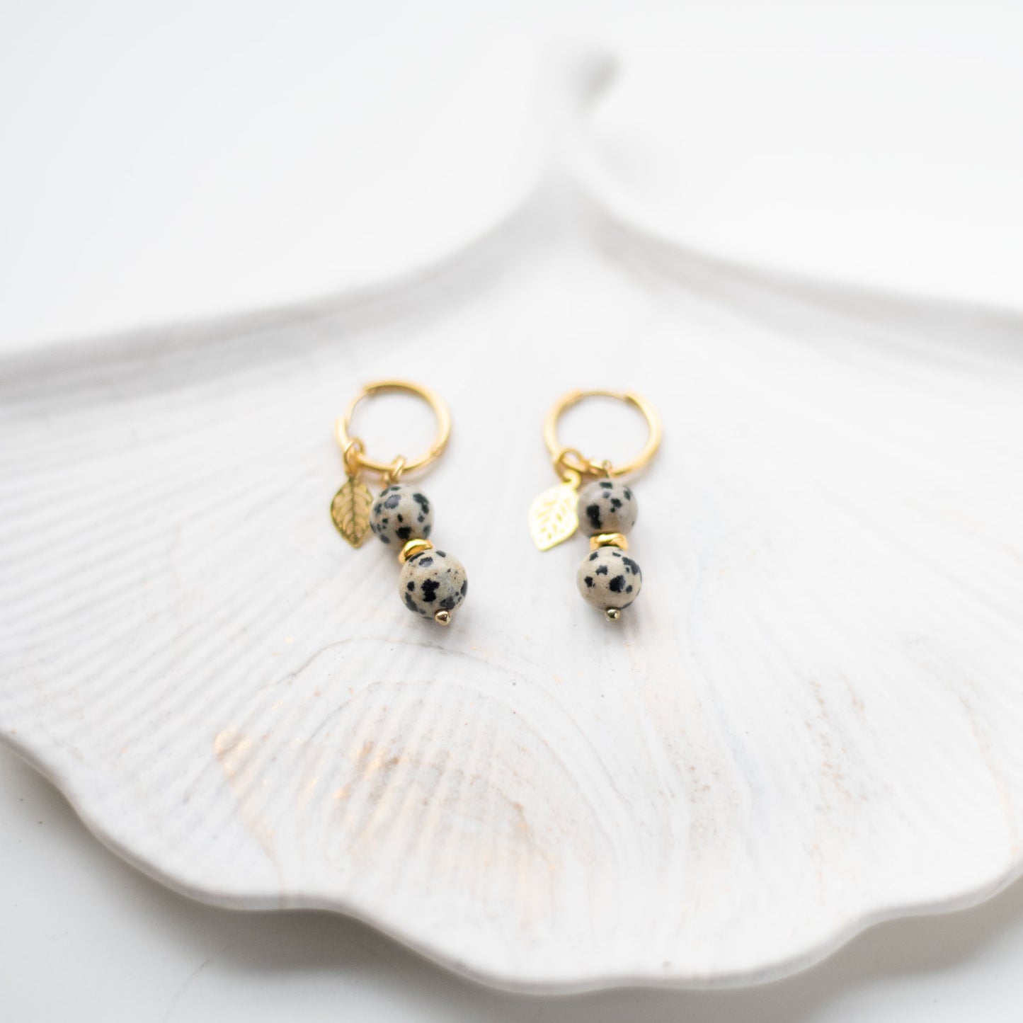 🖤 Boucles d’oreilles en Jaspe Dalmatien – Énergie & Originalité