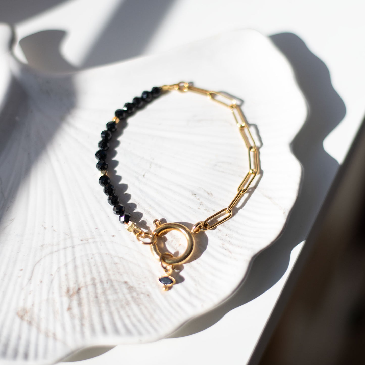 Bracelet Spinelle Noir & Acier Doré