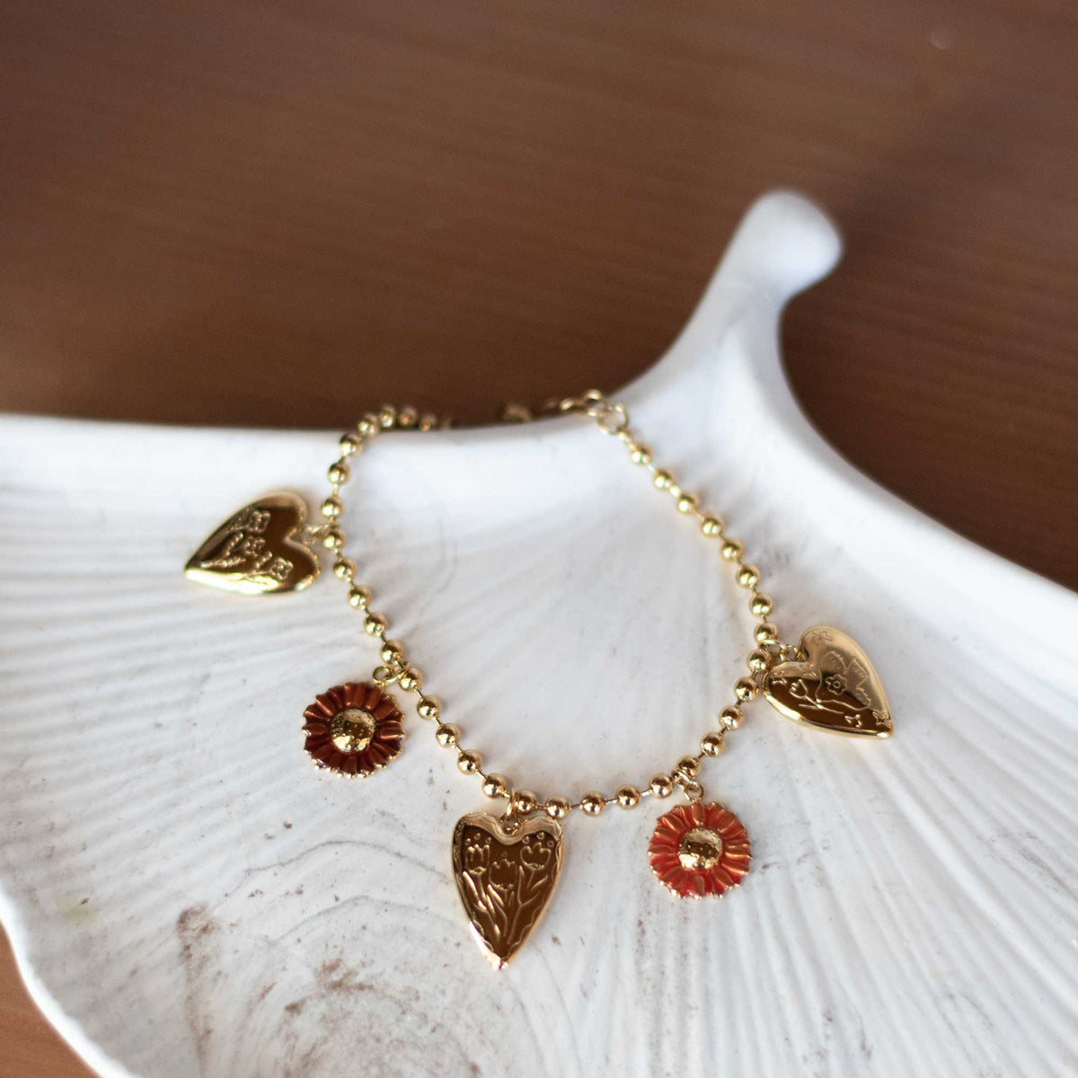 Bracelet à Breloques Cœurs et Fleurs en Acier Inoxydable Doré