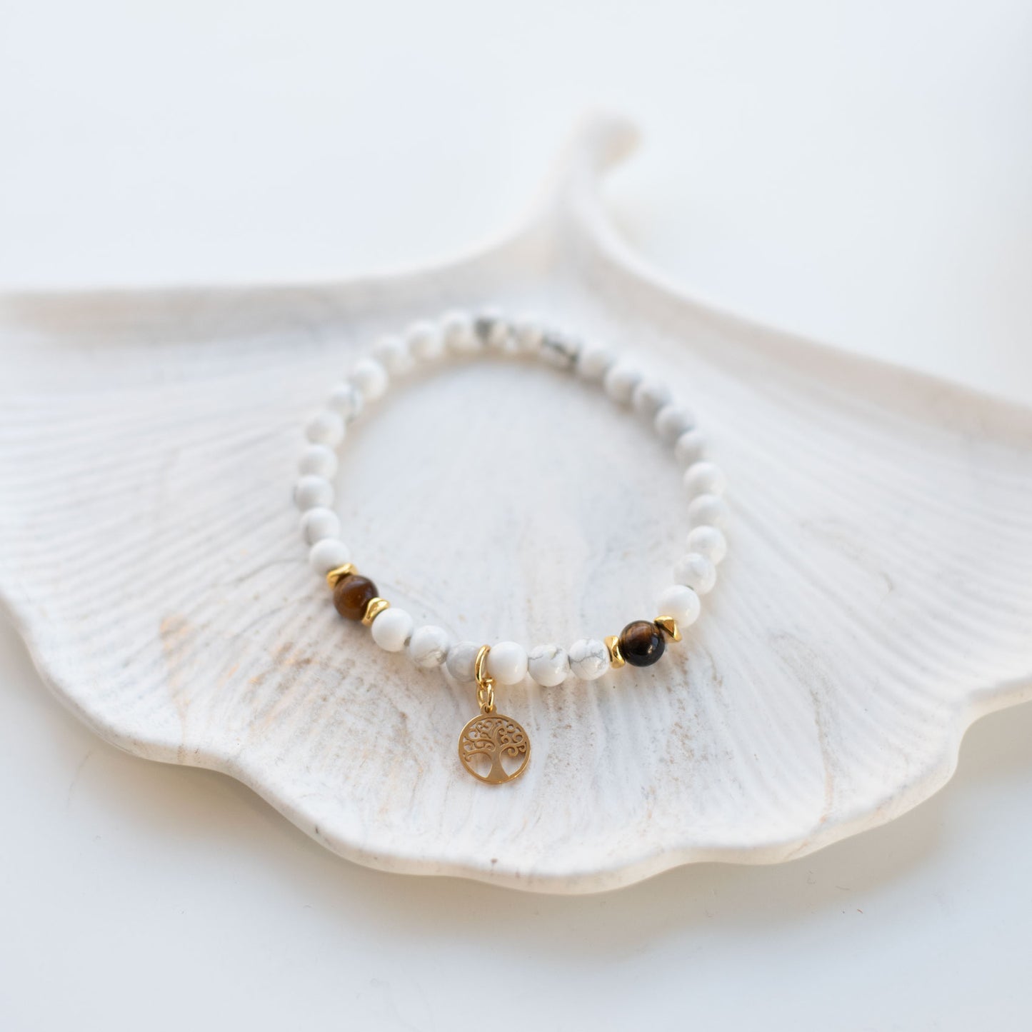 Bracelet en pierres naturelles Howlite & Œil de Tigre | Protection, apaisement & confiance