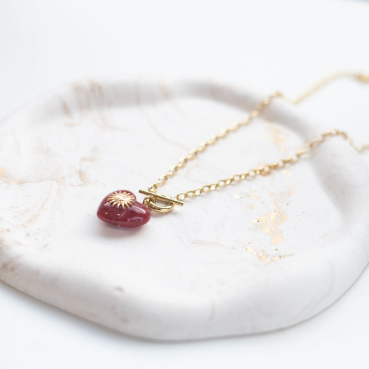 Collier cœur rouge en acier inoxydable doré – Bijou élégant et symbolique