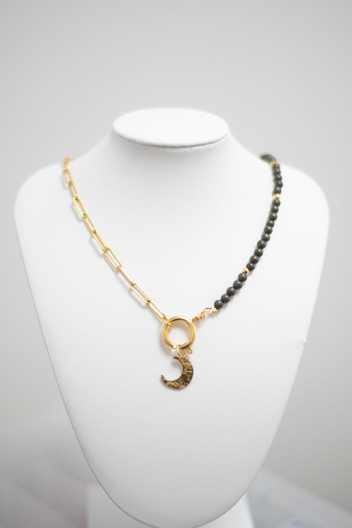 ⭐ Collier en Pyrite & Acier Doré – Bijou Tendance | Idée Cadeau Femme Élégante