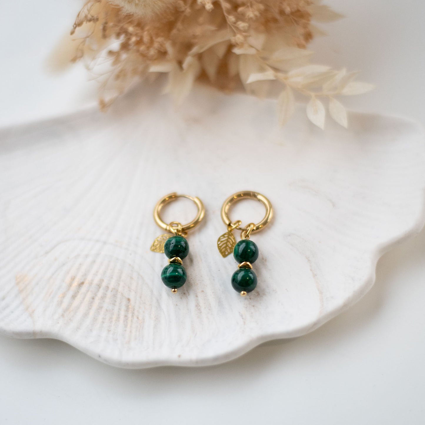 Boucles d’oreilles en acier doré & malachite