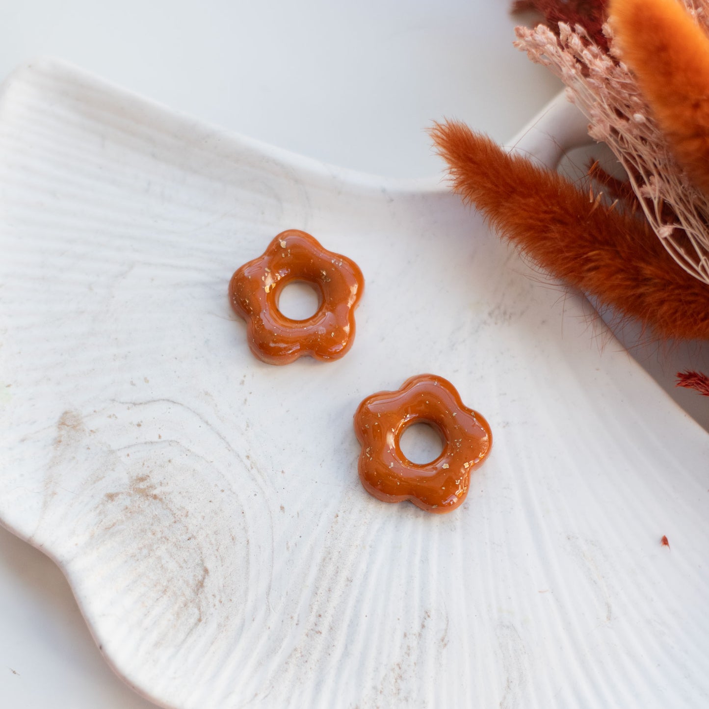 Boucles d’Oreilles Fleur avec Pampilles Orange – Bijou Femme Lumineux et Tendance